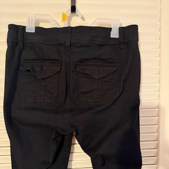 Torrid Women’s 12R Black Utility Pants Roll Cuff Snap Hem Straight Leg Gorpcore - Picture 4 of 5